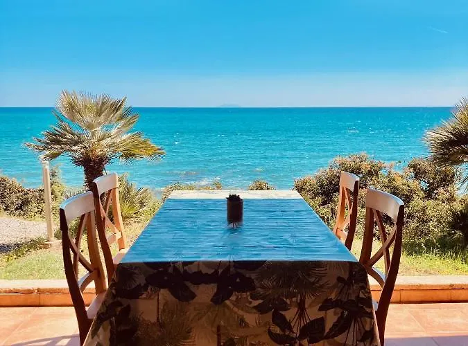 Punta Di Mare, Bord De Daire